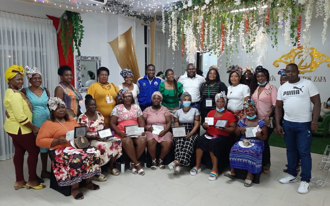 Exaltación de Mujeres y Madres Vendedoras Informales: Reconociendo su Impacto y Resiliencia